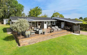 Nice Home In Juelsminde With Wifi, Juelsminde